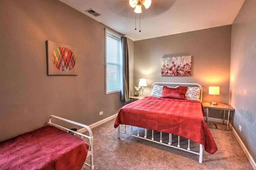 Spacious Row Home Next Transit Near Downtown W Parking Chicago Kültér fotó