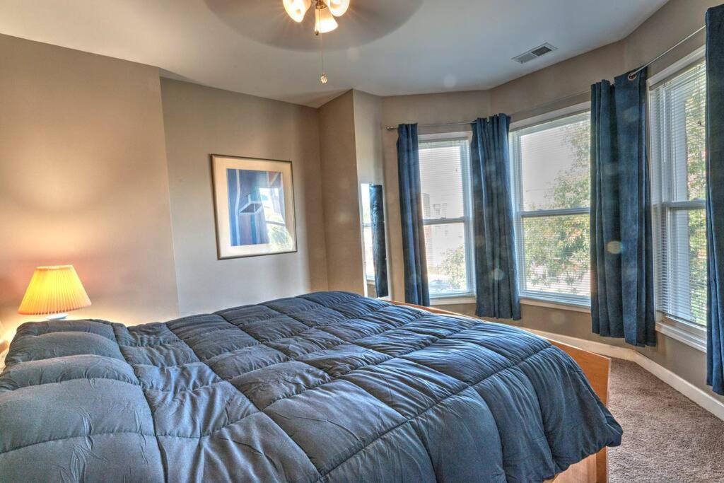 Spacious Row Home Next Transit Near Downtown W Parking Chicago Kültér fotó