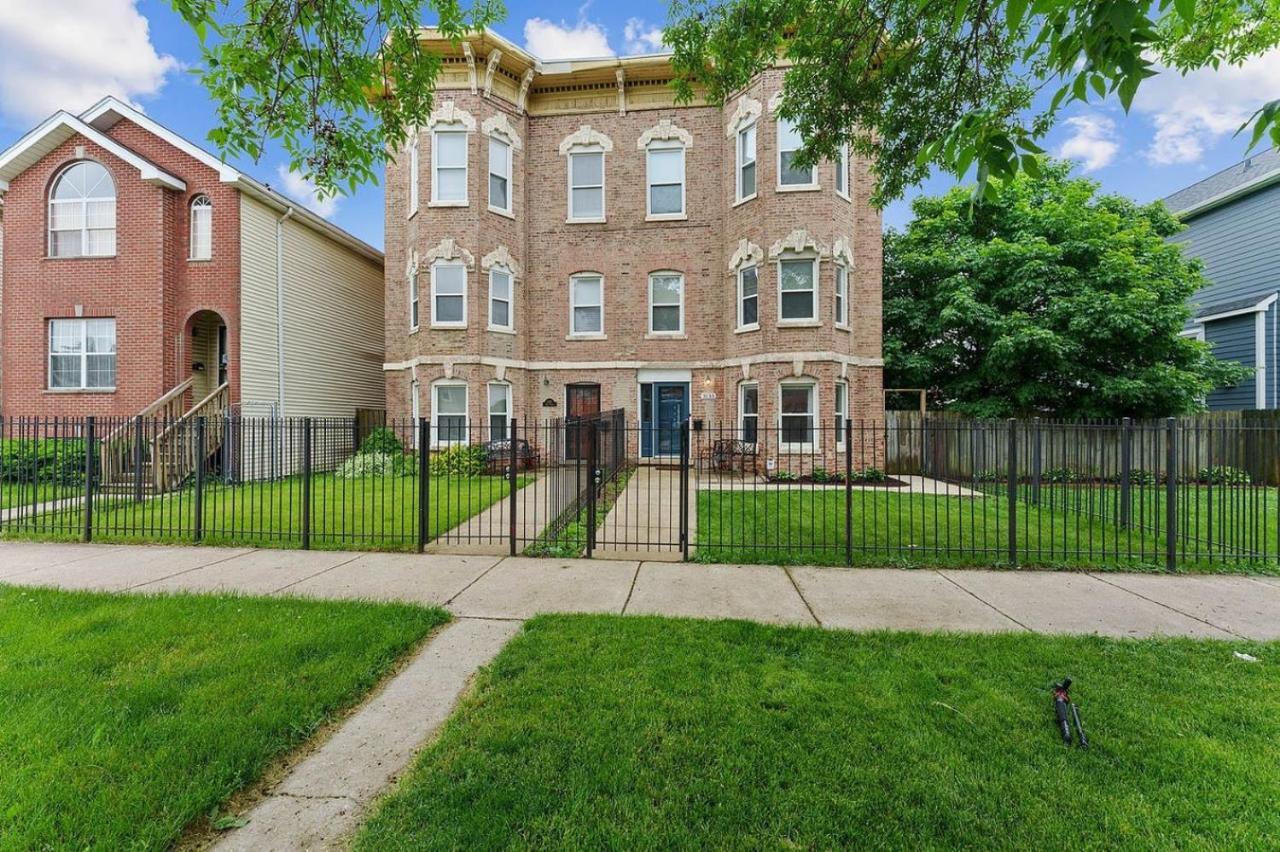 Spacious Row Home Next Transit Near Downtown W Parking Chicago Kültér fotó